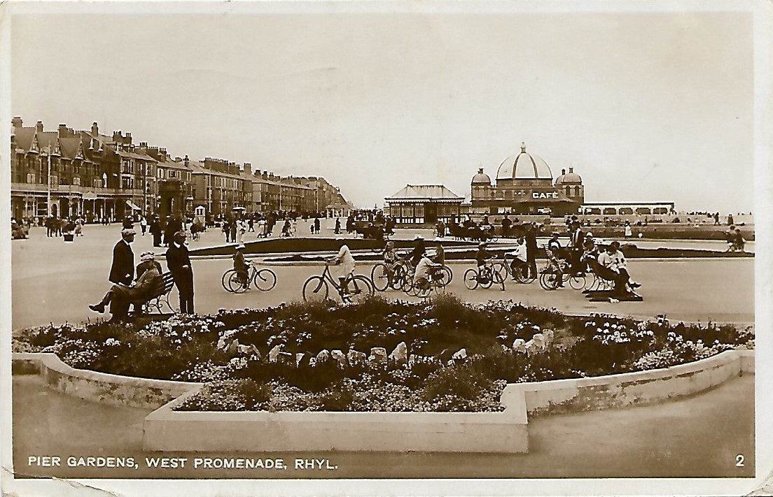 Pier gardens, West Promenade, Rhyl, postmarked 1930. Courtesy of the Elvet Pierce postcard collection.