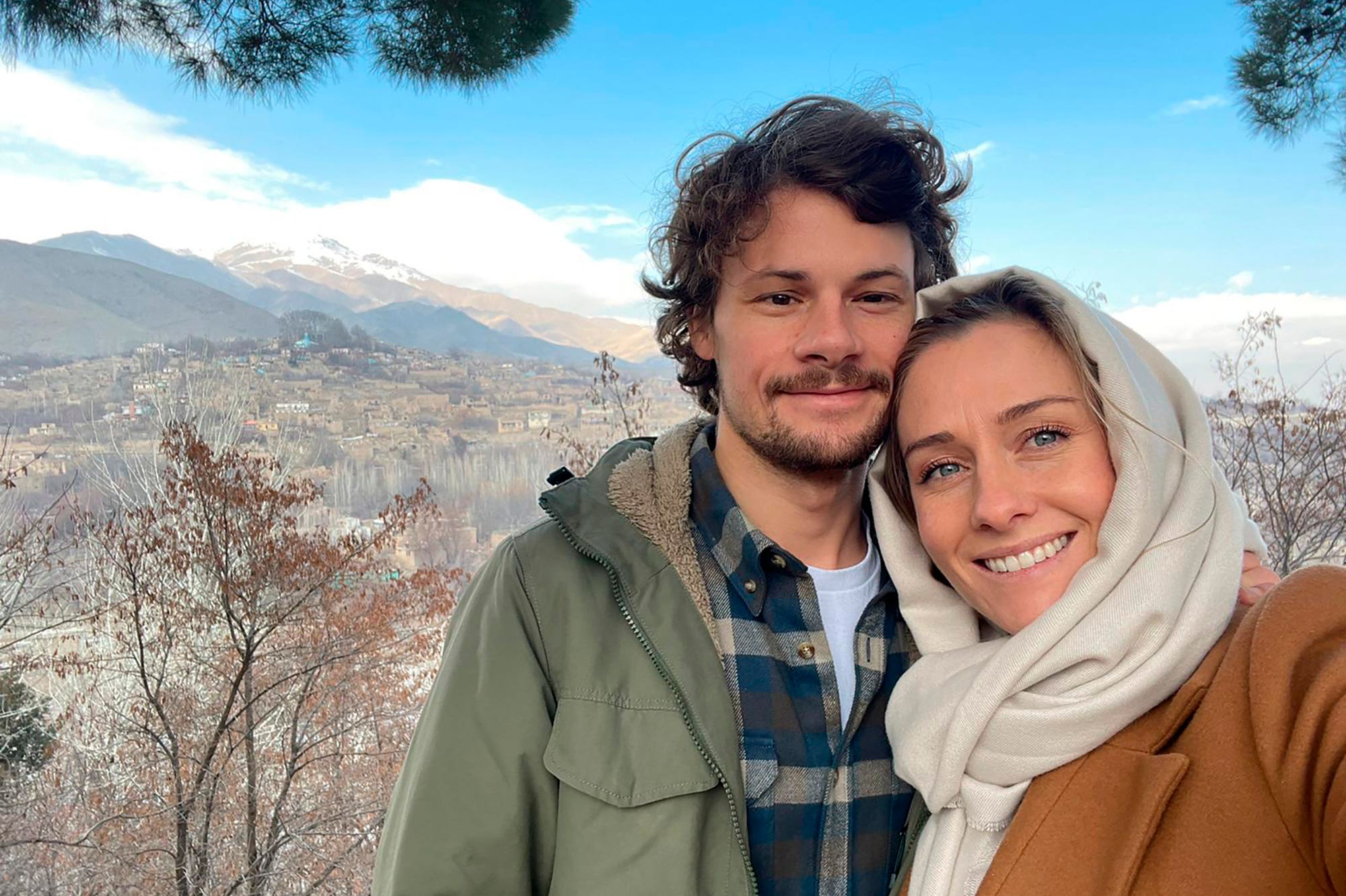 Pregnant reporter fights New Zealand's government to come home from Kabul - Vimarsana News