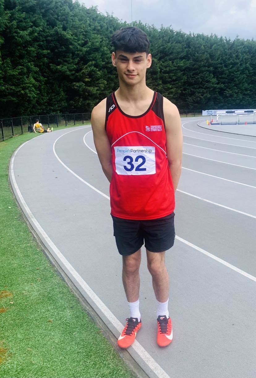 William Bishop, 18, Llanrhaeadr, has qualified as a member of Tîm Cymru for the Commonwealth Youth Games.