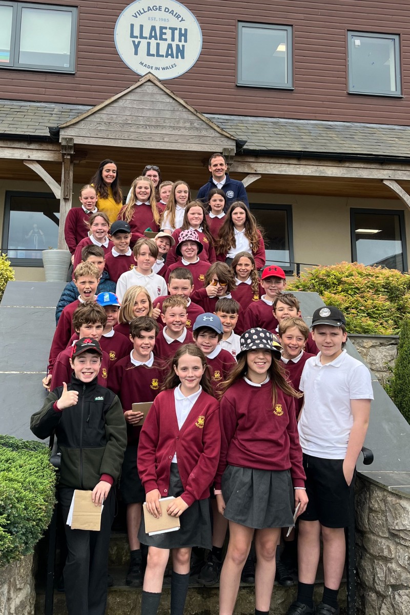 Ysgol Pen Barras pupils at Llaeth y Llan. 