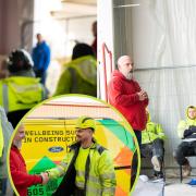 Lighthouse Charity ambassador Andy Bishop has met with Wynne Construction workers during the charity’s Make It Visible tour, which visited North and Mid Wales construction sites.