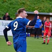 Tom Weir celebrates his winner. Picture: Roy Gunther / DTFC
